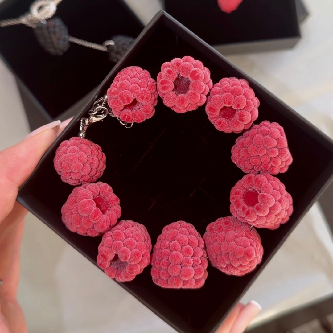 RASPBERRY BRACELET